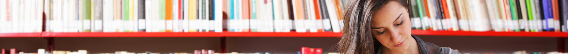 Banner: foto di ragazza in biblioteca